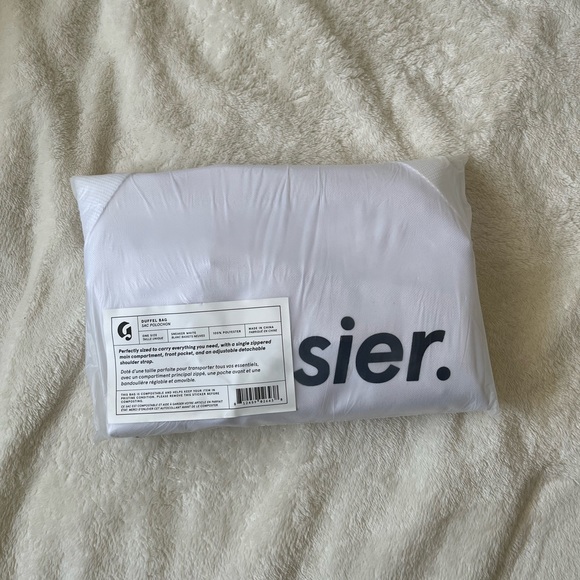 Glossier Duffle Bag - Limited Edition - Picture 3 of 5